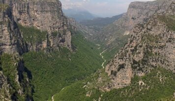Επιχείρηση διάσωσης στο φαράγγι του Βίκου – Τραυματίστηκε Ελβετός