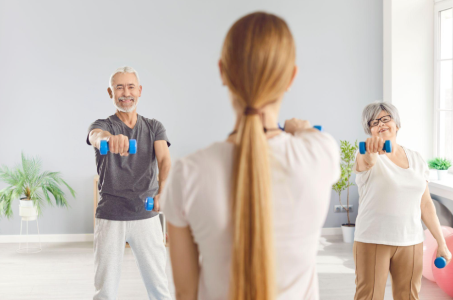 Όσα Πρέπει να Γνωρίζετε για την Καθημερινή Ζωή σε έναν Οίκο Φροντίδας Ηλικιωμένων