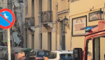 Ισχυρή έκρηξη σε κτήριο στην Πλάκα, τραυματίστηκε περαστικός, απεγκλωβίστηκαν δύο γυναίκες