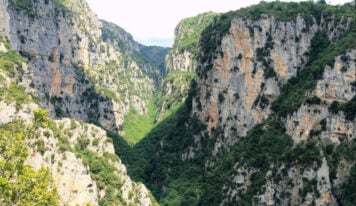 Γυναίκα ένιωσε αδιαθεσία στη χαράδρα του Βίκου – Κινητοποίηση της Πυροσβεστικής